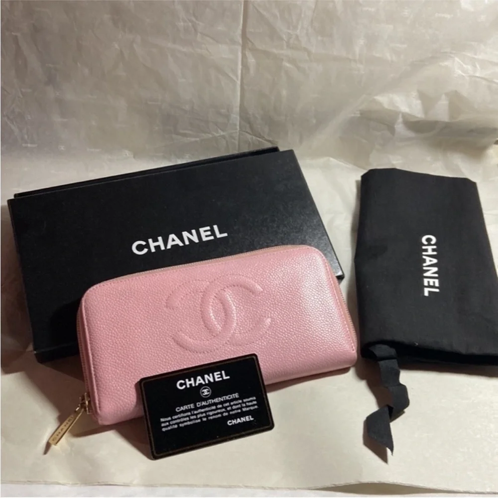 Chanel CC Wallet Pink Caviar Skin